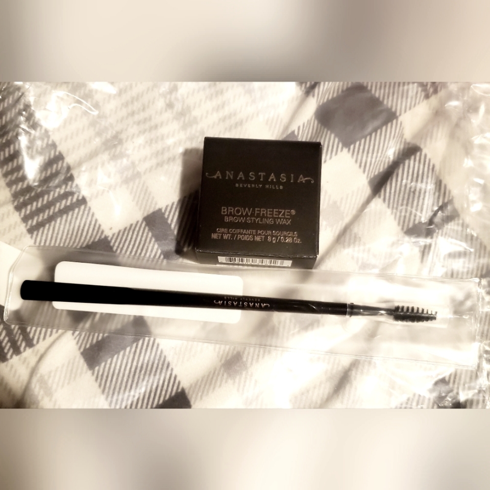 Anastasia beverly hills brow freeze & ABH spooly